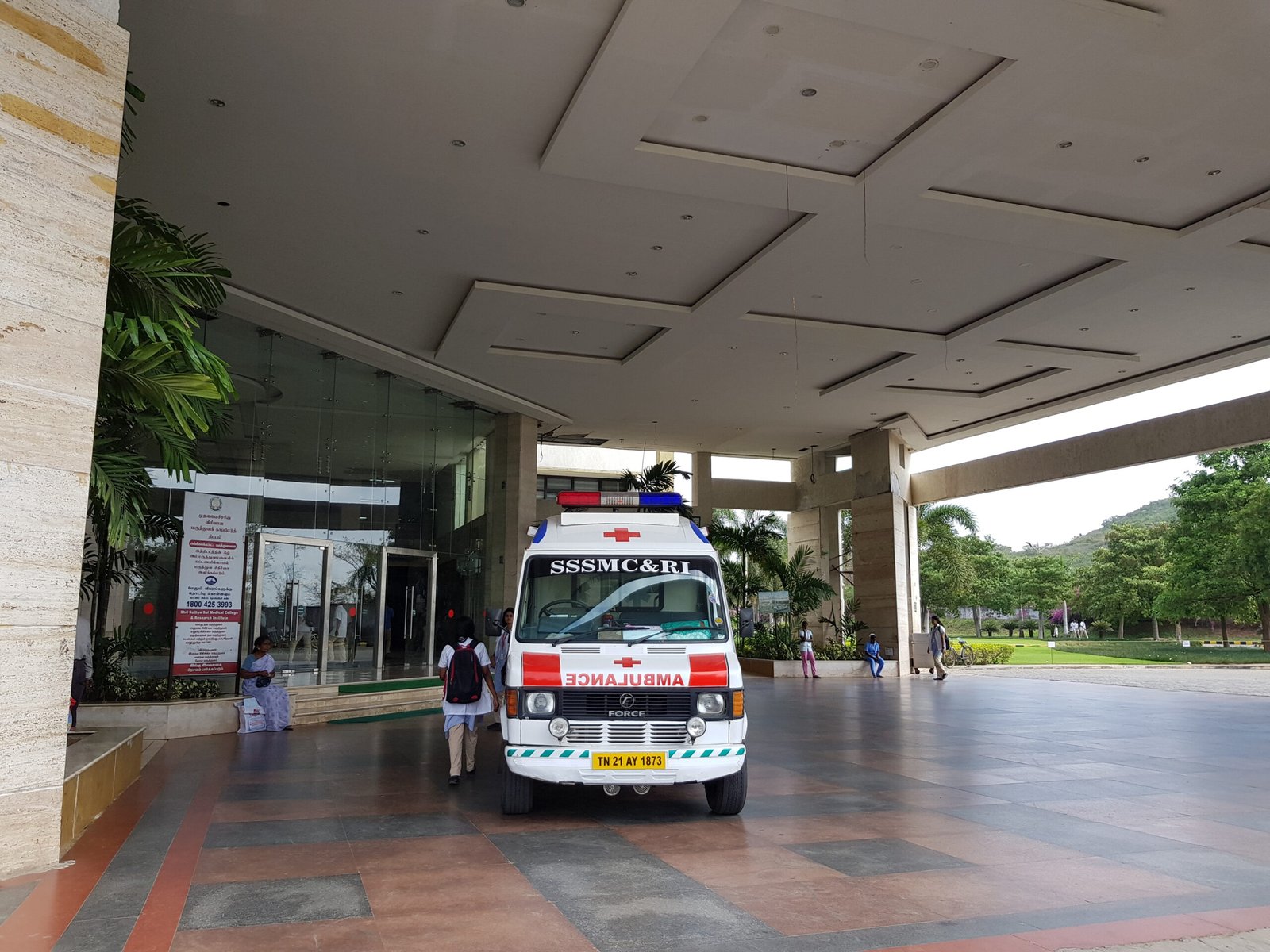 Shri Satya Sai Medical College and Research Institute Kancheepuram ambulance