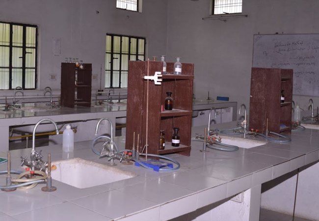 Chandra Shekhar Singh Ayurveda Sansthan Kaushambi Labs