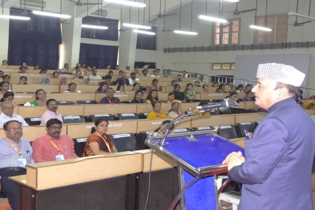 Jubilee Mission Medical College & Research Institute Thrissur Lecture Hall